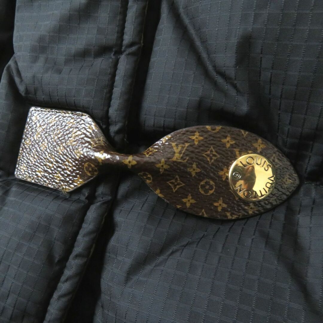 LOUIS VUITTON(ルイヴィトン)の極美品◎正規品 22AW 定価480700円 LOUIS VUITTON ルイヴィトン モノグラムアクセントピロウパファジャケット/ダウンジャケット 黒 36 レディースのジャケット/アウター(ダウンジャケット)の商品写真