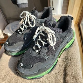 バレンシアガ(Balenciaga)のBALENCIAGA　トリプルS(スニーカー)