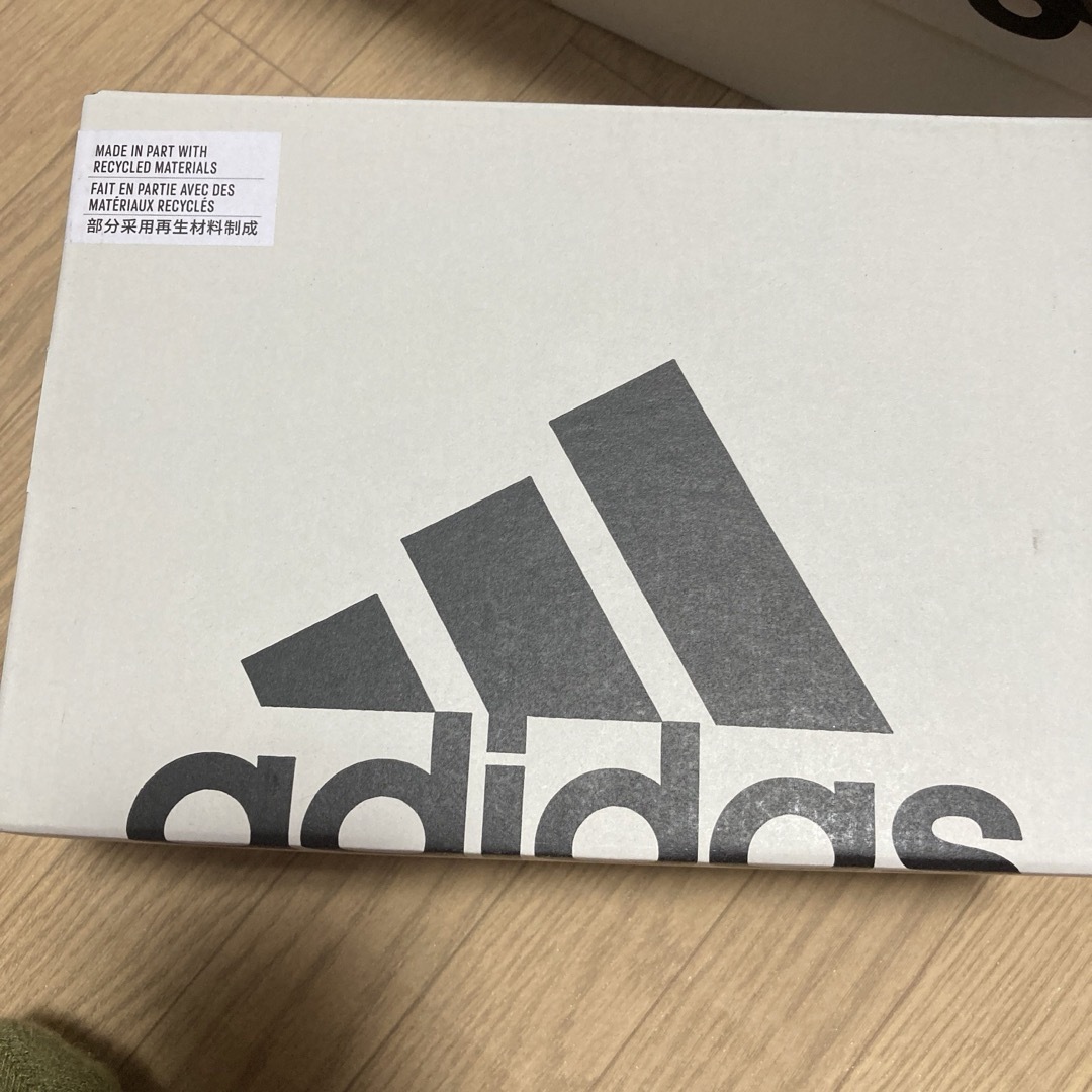 adidas(アディダス)のadidas 18 アドバンコート  アディダス　スニーカー　いー キッズ/ベビー/マタニティのキッズ靴/シューズ(15cm~)(スニーカー)の商品写真