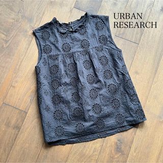 アーバンリサーチ(URBAN RESEARCH)のURBAN RESEARCH アーバンリサーチ　ノースリーブ　ブラウス　刺繍(シャツ/ブラウス(半袖/袖なし))