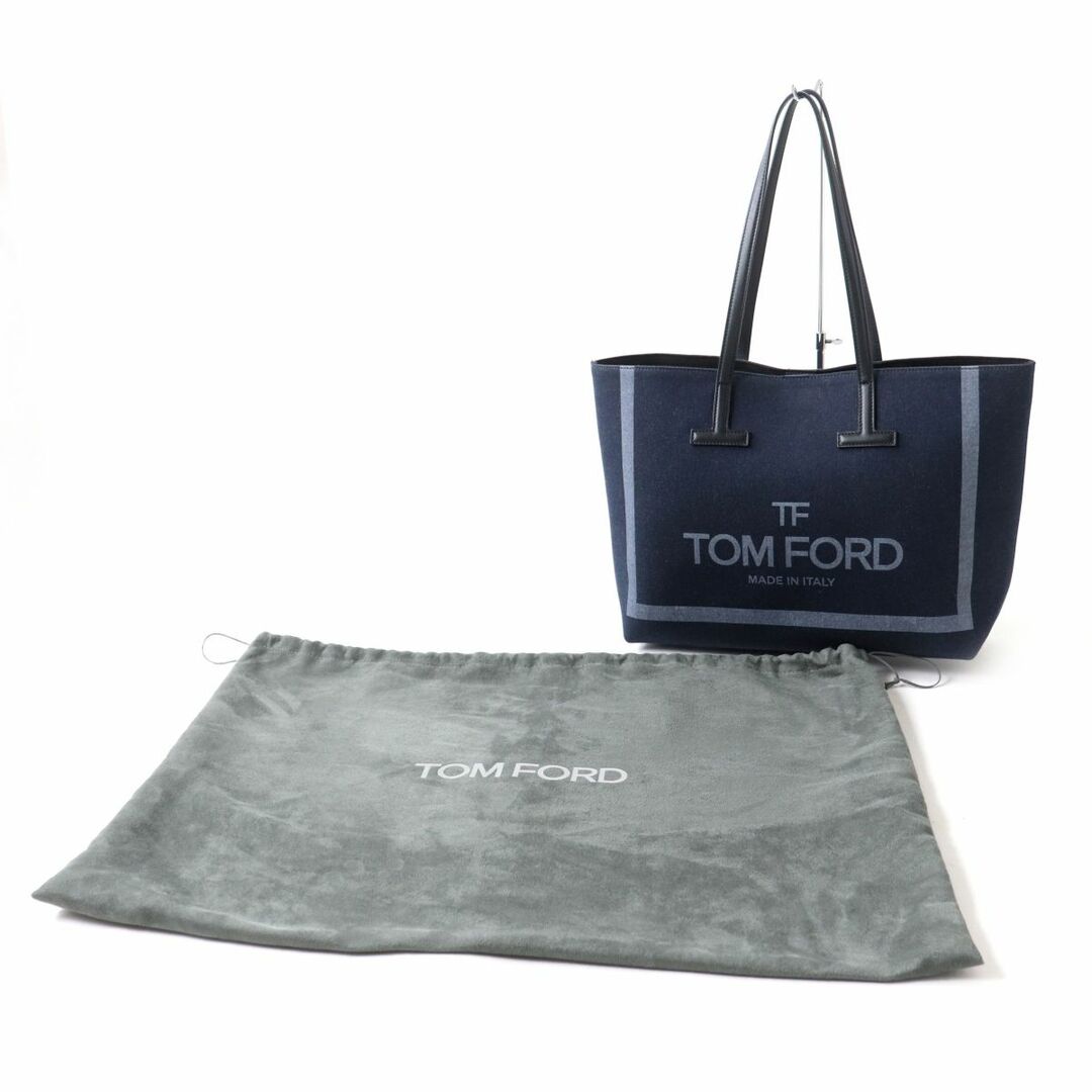 TOM FORD(トムフォード)の極美品◎イタリア製 Tom Ford トムフォード DENIM T TOTE ロゴ デニム ショッパー トートバッグ ダークブルー×ブラック 保管袋・タグ付き レディースのバッグ(トートバッグ)の商品写真