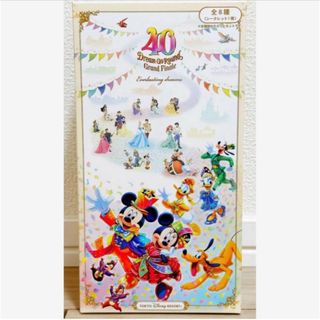 ディズニー(Disney)の【新品未開封】ディズニー 40周年グランドフィナーレ キーチェーン全8種セット(バッグチャーム)