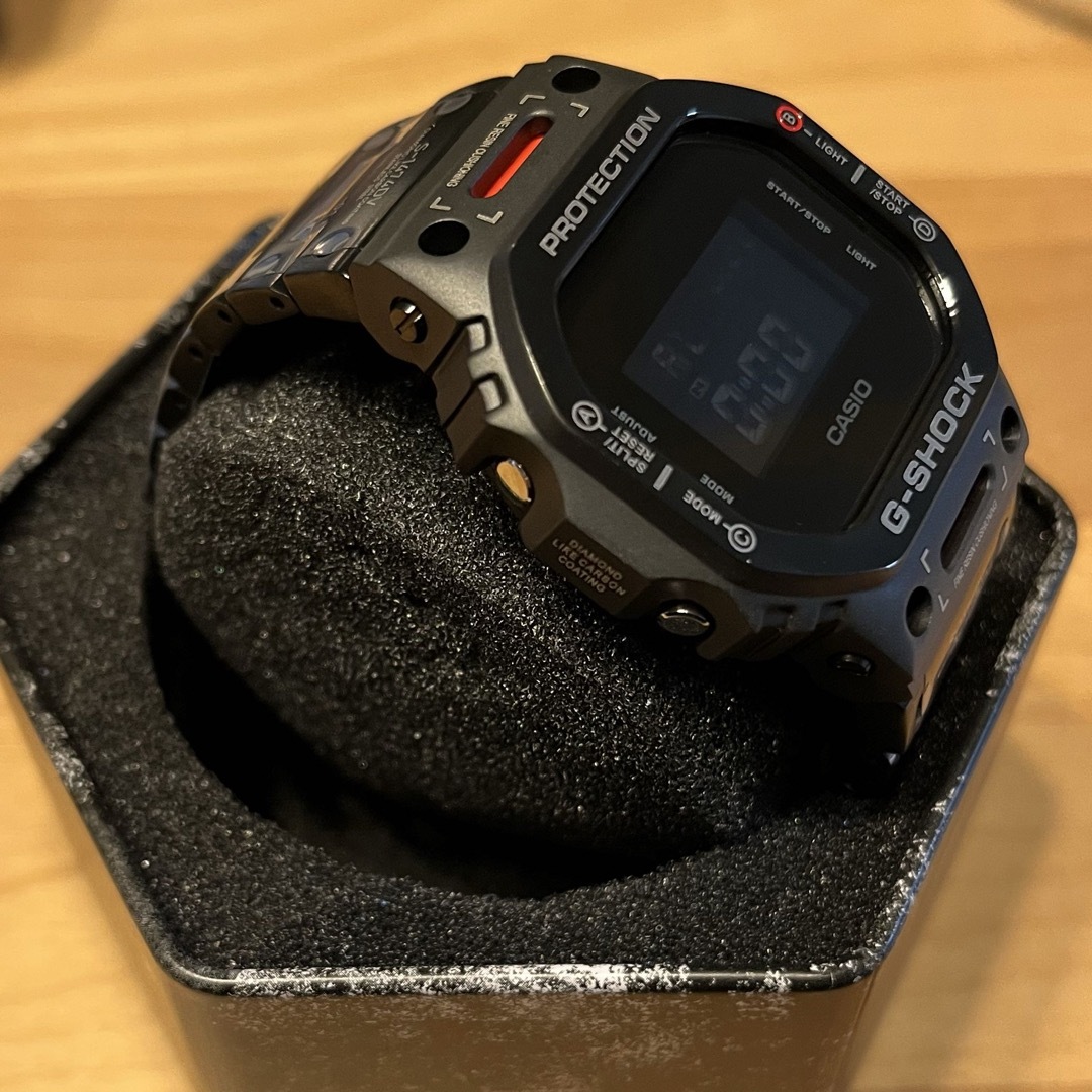 G-SHOCK(ジーショック)の【新品未使用】カシオ CASIO G-SHOCK ブラックカスタム フルメタル メンズの時計(腕時計(デジタル))の商品写真