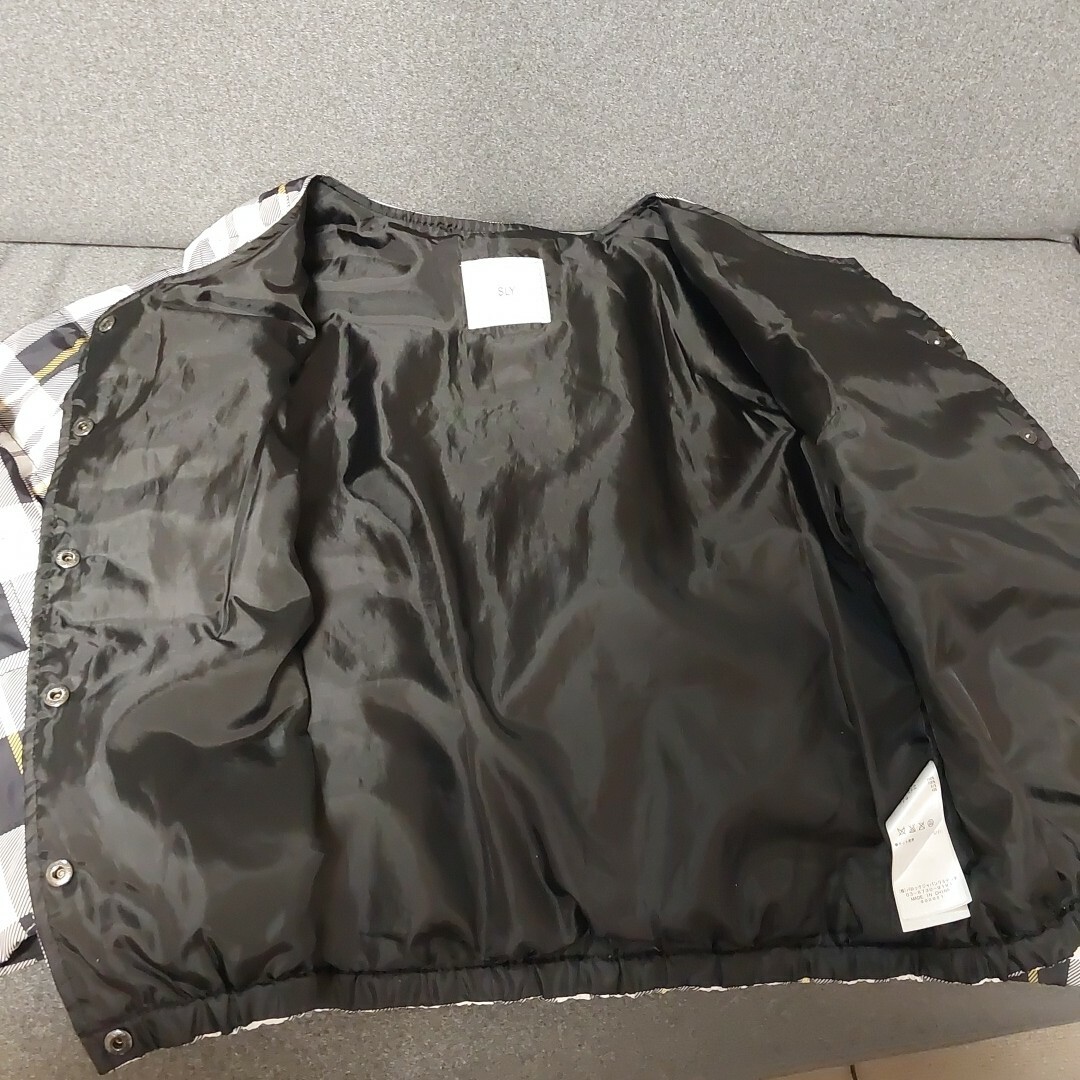 SLY(スライ)のSLY スライ☆ノーカラー ダウンジャケット レディース M  白黒チェック レディースのジャケット/アウター(ダウンジャケット)の商品写真