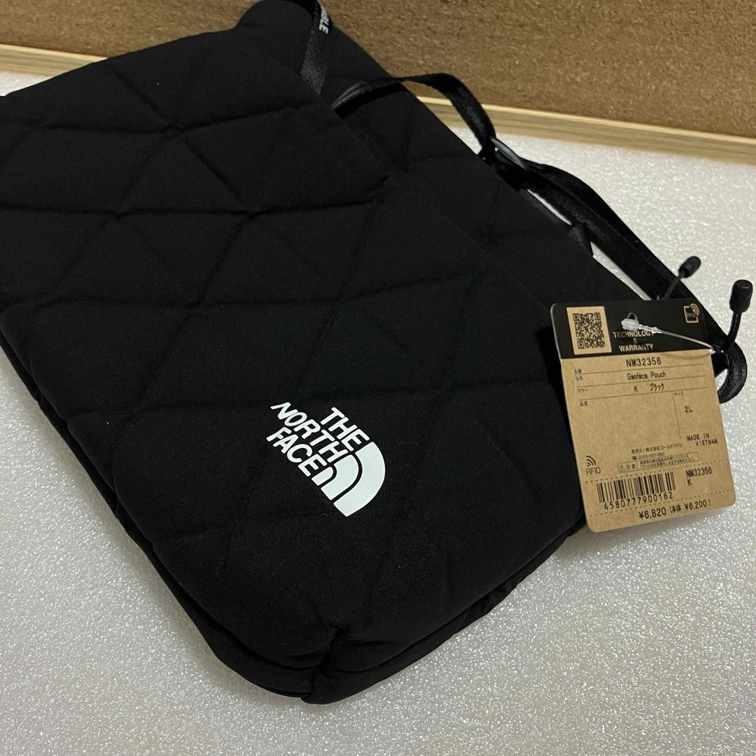 THE NORTH FACE(ザノースフェイス)のノースフェイス　ジオフェイスポーチ NM32356 K レディースのバッグ(ショルダーバッグ)の商品写真