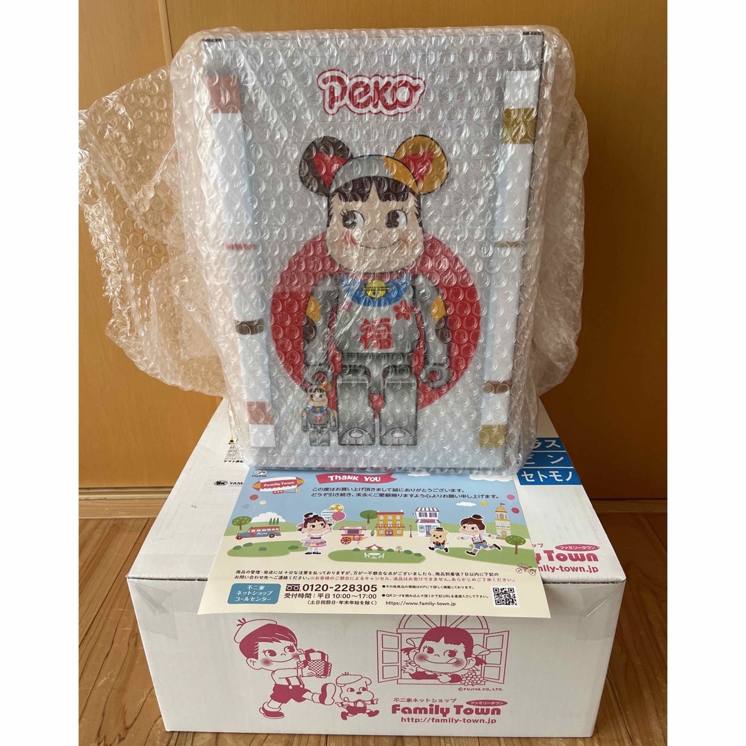 BE@RBRICK(ベアブリック)のBE@RBRICK 招き猫 ペコちゃん 福 銀メッキ 100％ & 400％ エンタメ/ホビーのおもちゃ/ぬいぐるみ(キャラクターグッズ)の商品写真