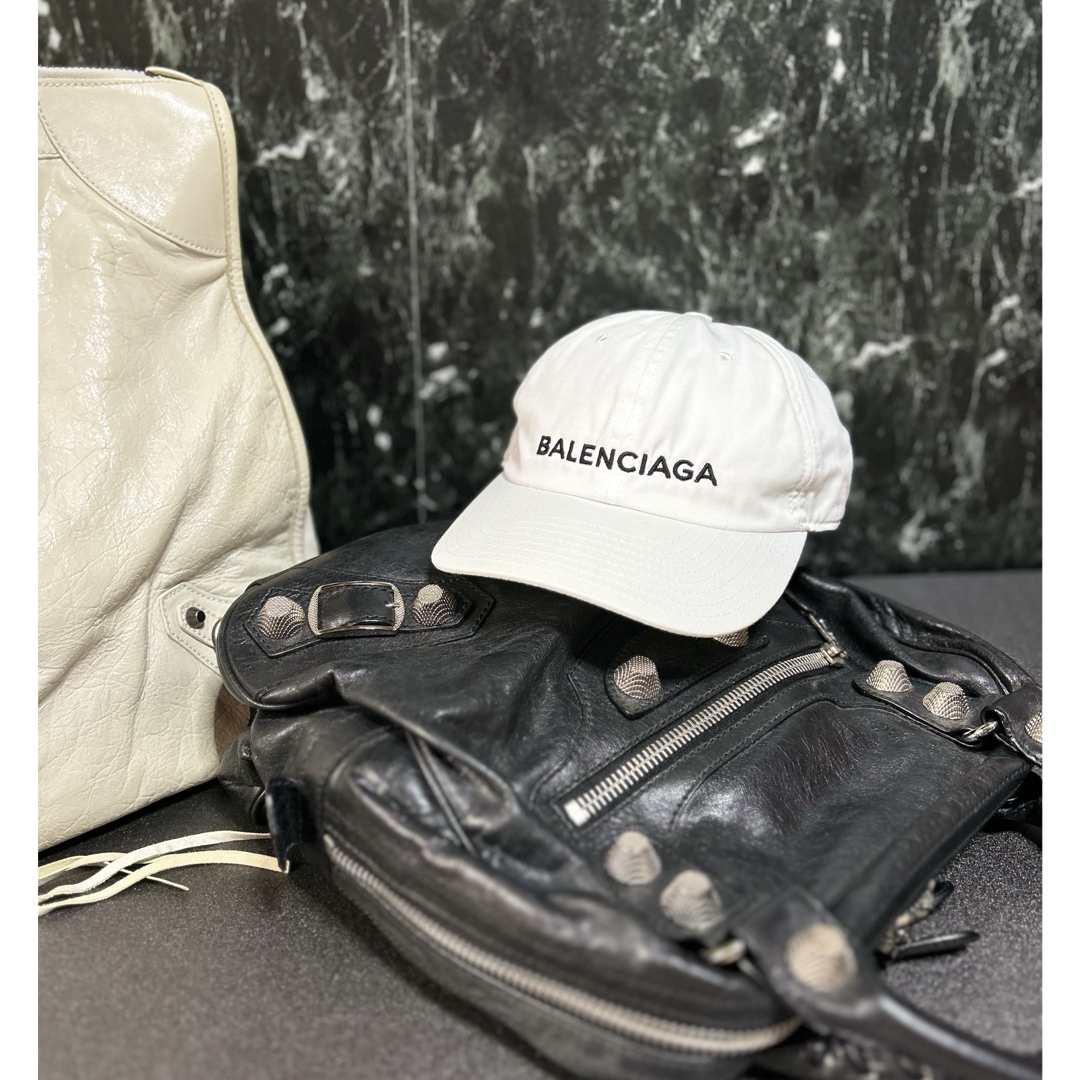 超美品正規品】BALENCIAGA ロゴ キャップ 帽子 コットン ホワイト 超美品正規品】BALENCIAGA ロゴ キャップ 帽子 コットン ホワイト
