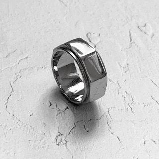 シンプルナットデザインリング　シルバー　指輪　STAINLESS STEEL(リング(指輪))