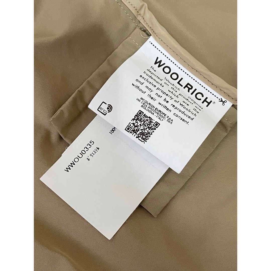 WOOLRICH(ウールリッチ)のウールリッチ　アノラック ドルマンパーカー　ベージュ レディースのジャケット/アウター(ナイロンジャケット)の商品写真