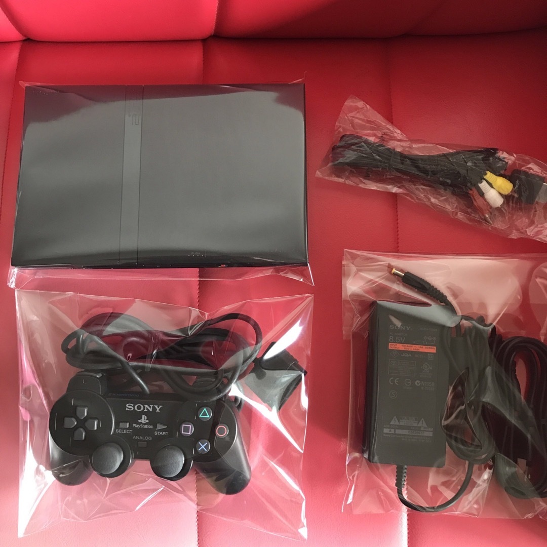 SONY(ソニー)の【レア商品】♧PS2 本体 PS2 70000 ブラック プレステ2 エンタメ/ホビーのゲームソフト/ゲーム機本体(家庭用ゲーム機本体)の商品写真