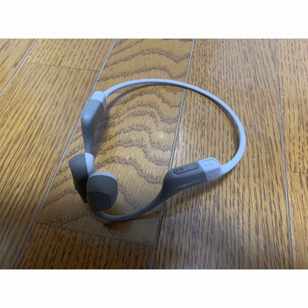 AFTERSHOKZ(アフターショックス)のAFTERSHOKZ AEROPEX LUNARGRAY スマホ/家電/カメラのオーディオ機器(ヘッドフォン/イヤフォン)の商品写真