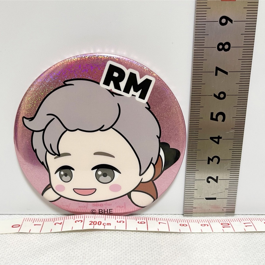 防弾少年団(BTS)(ボウダンショウネンダン)のTiny_TAN 缶バッチ RM ラプモン ナム ホロ缶 BTS エンタメ/ホビーのアニメグッズ(バッジ/ピンバッジ)の商品写真