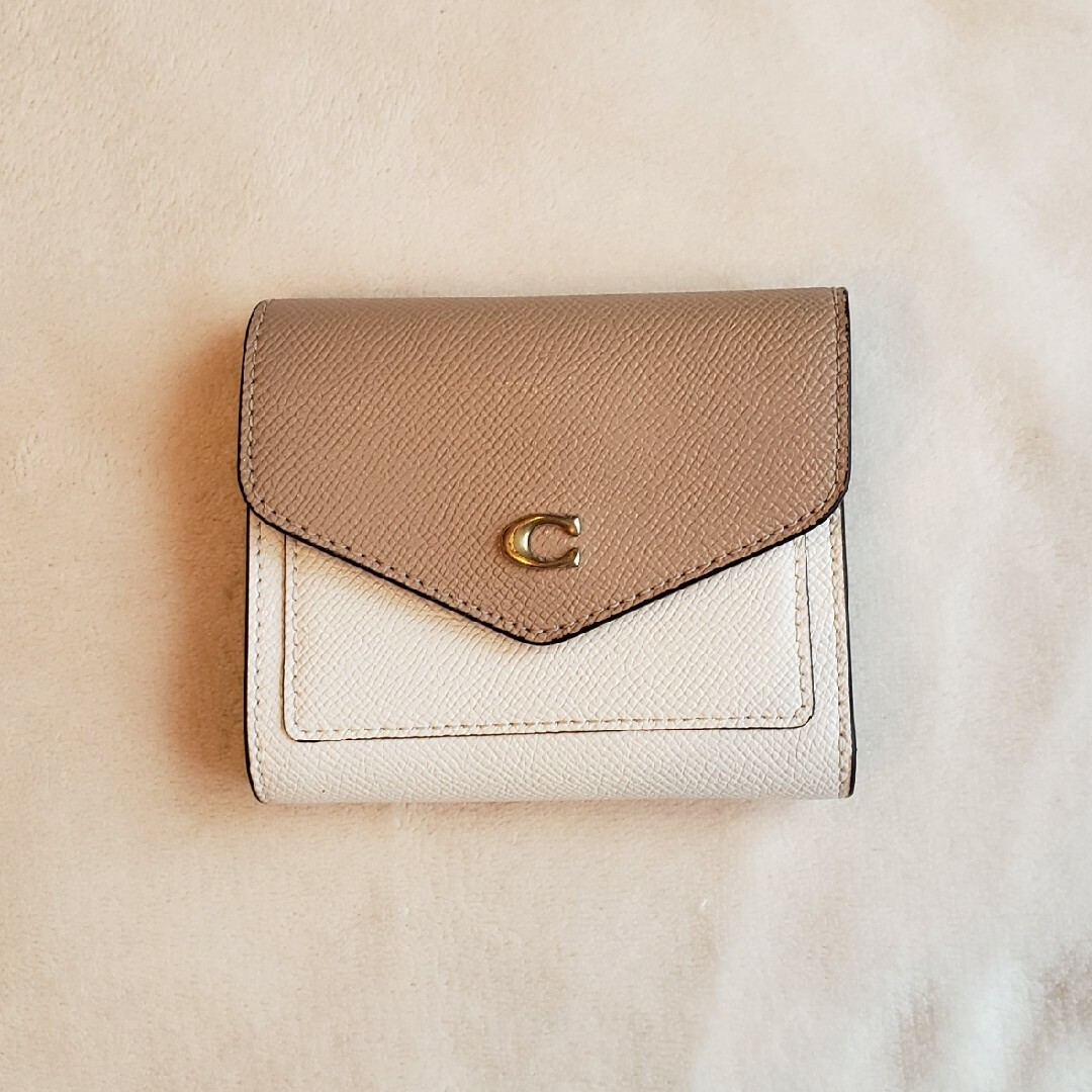 COACH(コーチ)のCOACH　コーチ　財布 レディースのファッション小物(財布)の商品写真