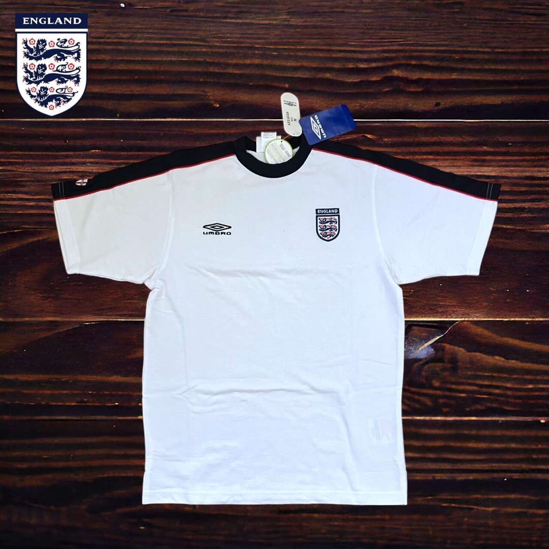 UMBRO(アンブロ)のレア　00s マイケルオーウェン　アンブロ　イングランド代表　ホームゲームシャツ スポーツ/アウトドアのサッカー/フットサル(ウェア)の商品写真