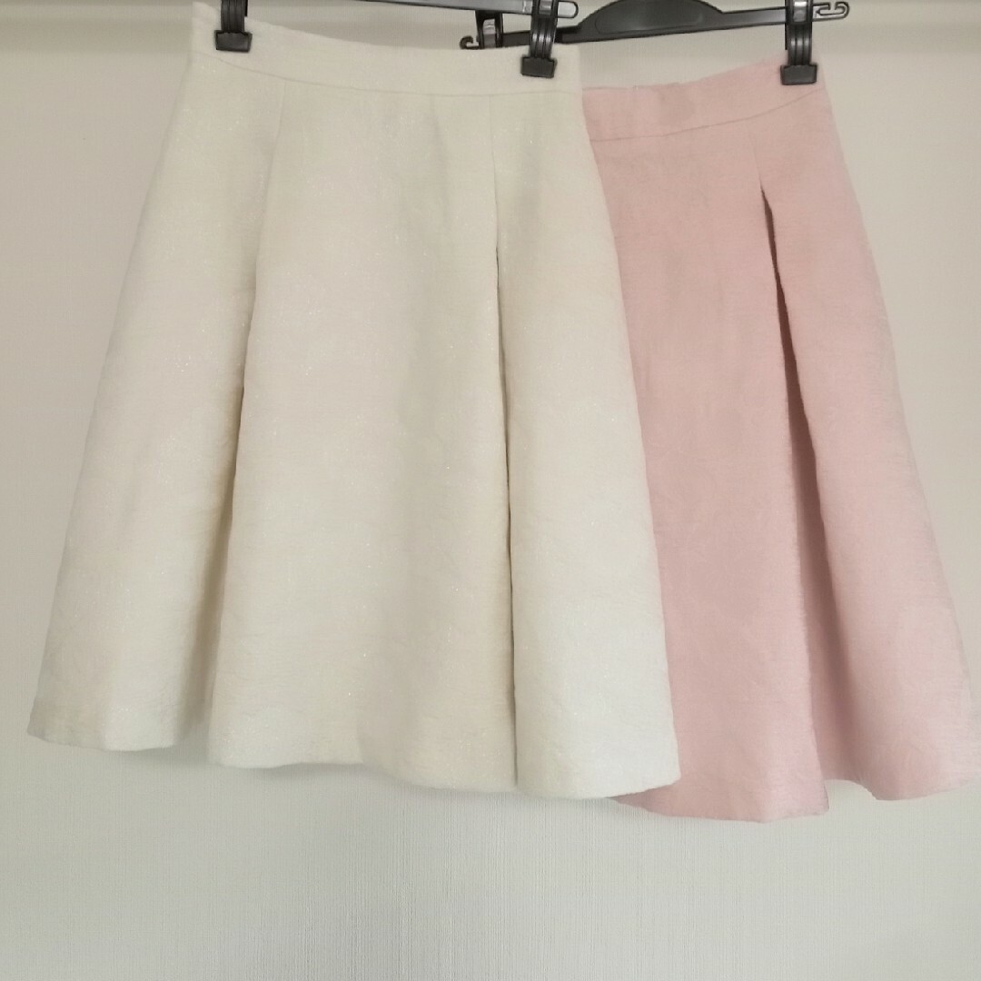 LAISSE PASSE(レッセパッセ)のフラワージャガードスカートオフ レディースのスカート(ひざ丈スカート)の商品写真
