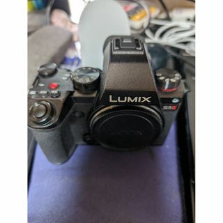 パナソニック(Panasonic)の故障品　Panasonic LUMIX DC-S5M2 本体のみ(ミラーレス一眼)