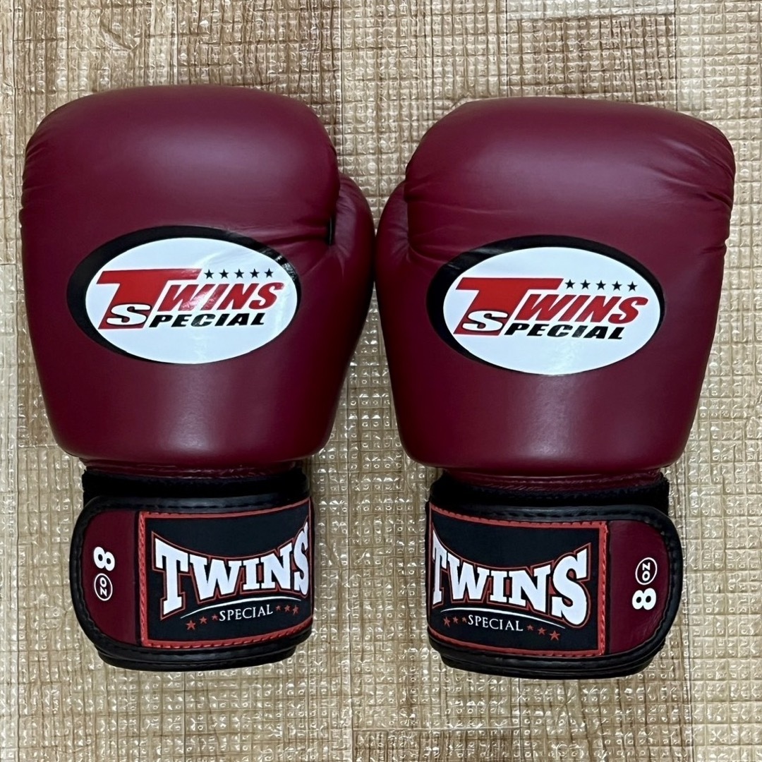 美品】TWINS 8oz 本革 ボクシング グローブ AIR FLOWモデル 美品】TWINS 8oz 本革 ボクシング グローブ AIR FLOWモデル