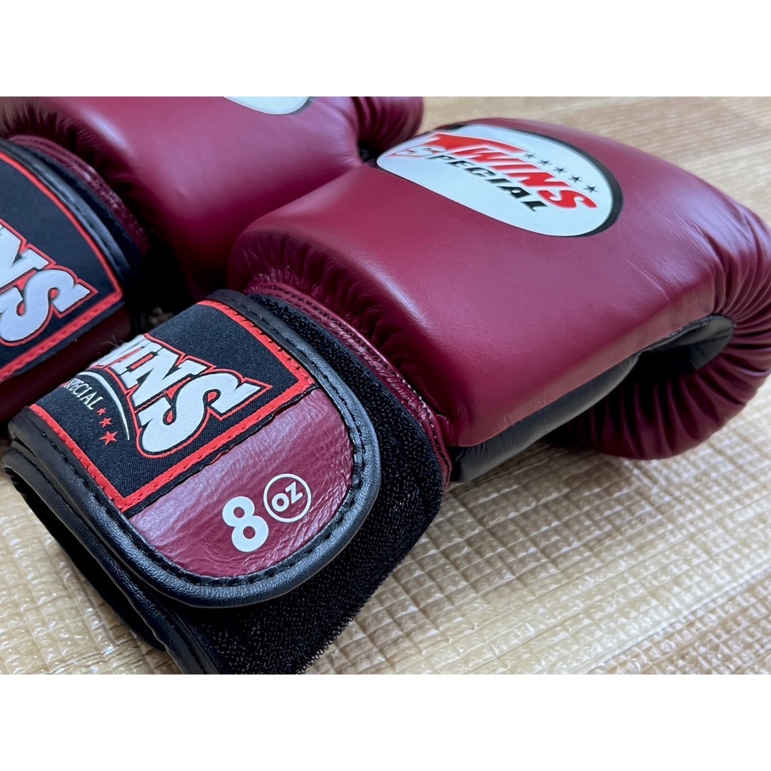美品】TWINS 8oz 本革 ボクシング グローブ AIR FLOWモデル 美品】TWINS 8oz 本革 ボクシング グローブ AIR FLOWモデル