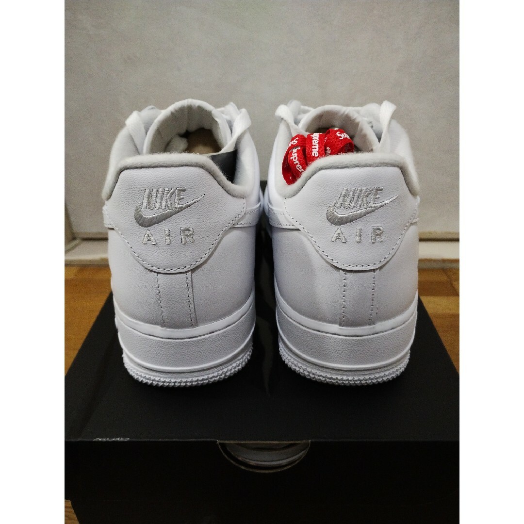 NIKE(ナイキ)の25cm Supreme Nike Air Force 1 Low White メンズの靴/シューズ(スニーカー)の商品写真