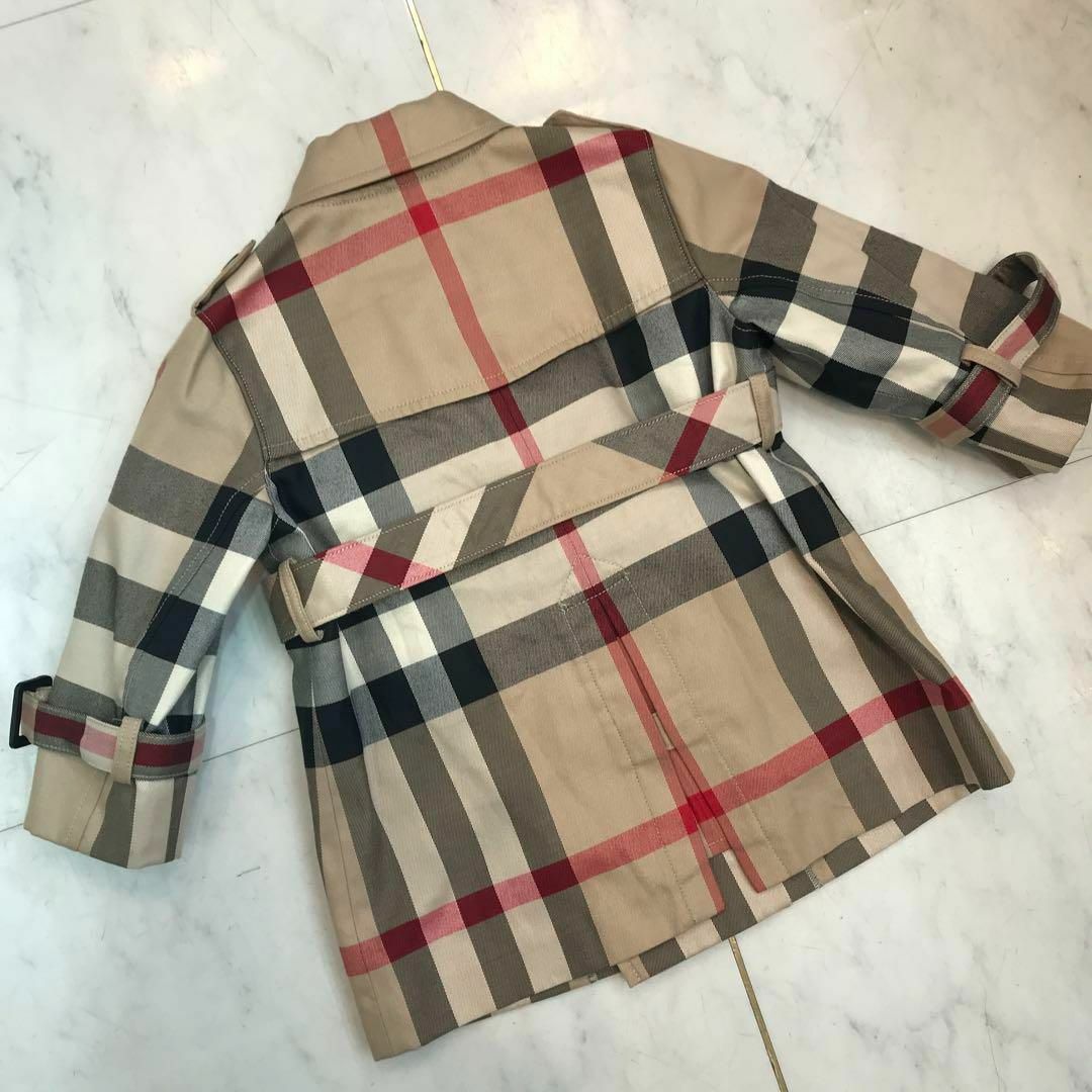 BURBERRY(バーバリー)の☆美品☆BURBERRY LONDON　チェック　トレンチコート　キッズ　ベビー キッズ/ベビー/マタニティのキッズ服男の子用(90cm~)(ジャケット/上着)の商品写真