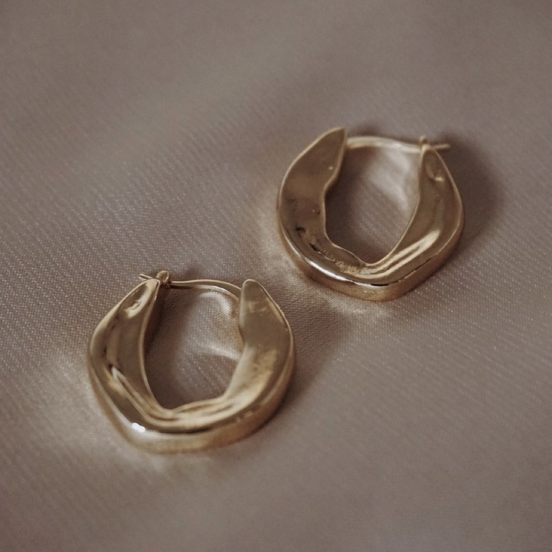 DEUXIEME CLASSE(ドゥーズィエムクラス)の【p15】chunky hoop pierce 18k gold-plated レディースのアクセサリー(ピアス)の商品写真