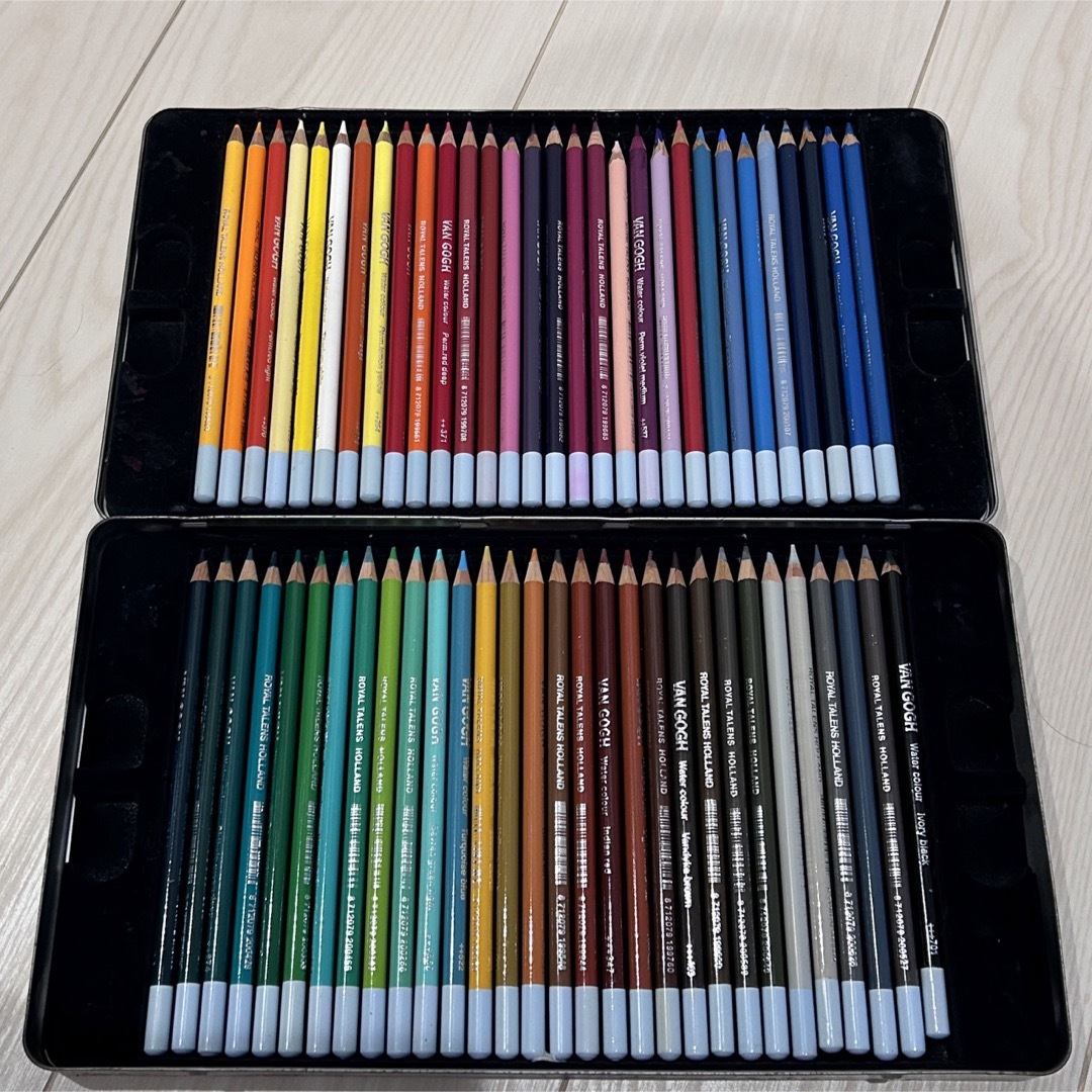 【最終値下げ】ヴァンゴッホ水彩色鉛筆　60色セット エンタメ/ホビーのアート用品(色鉛筆)の商品写真