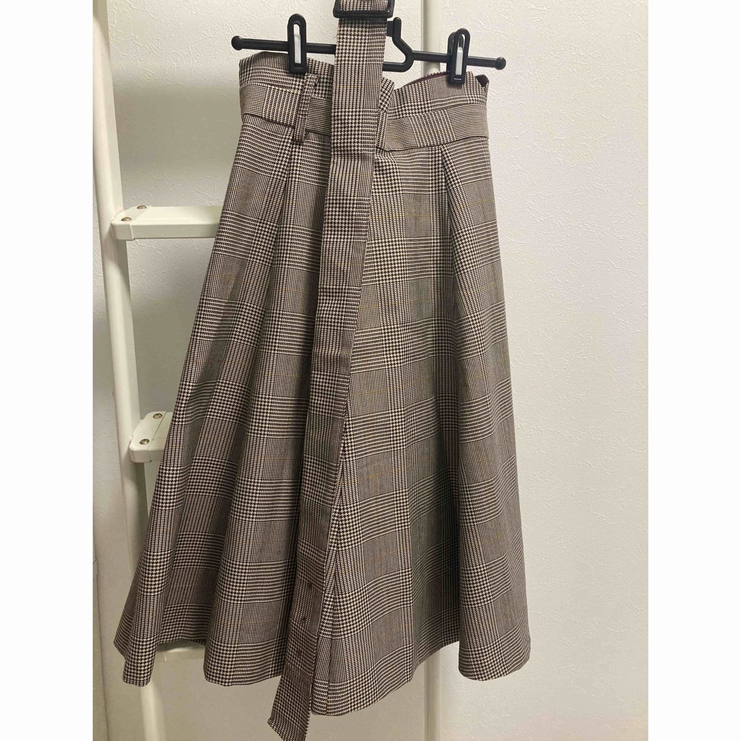JUSGLITTY(ジャスグリッティー)のジャスグリッティー　ベルト付きチェックスカート レディースのスカート(ひざ丈スカート)の商品写真