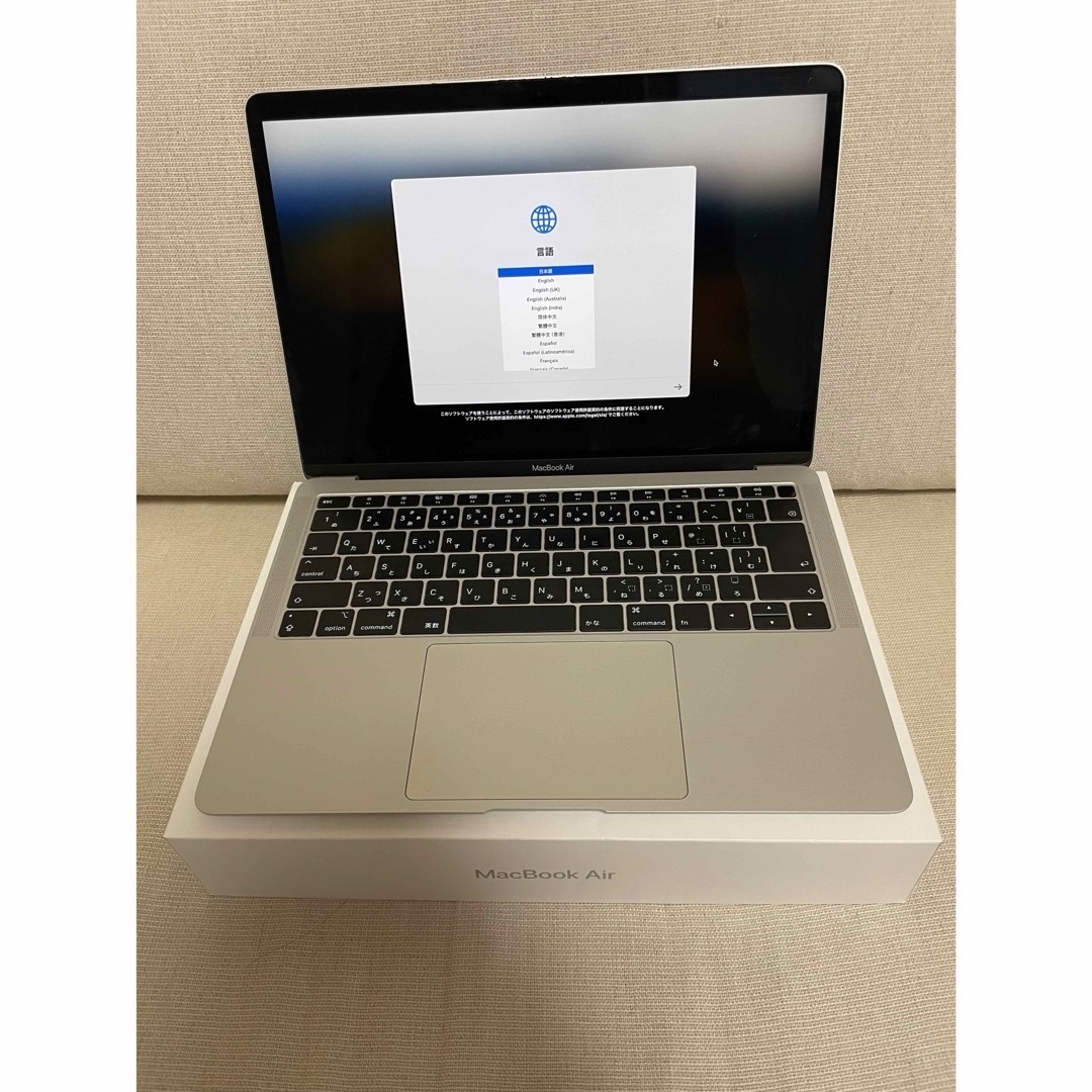 Apple(アップル)の値下げ　Apple MacBookAir 2018 8GB/128GB シルバー スマホ/家電/カメラのPC/タブレット(ノートPC)の商品写真