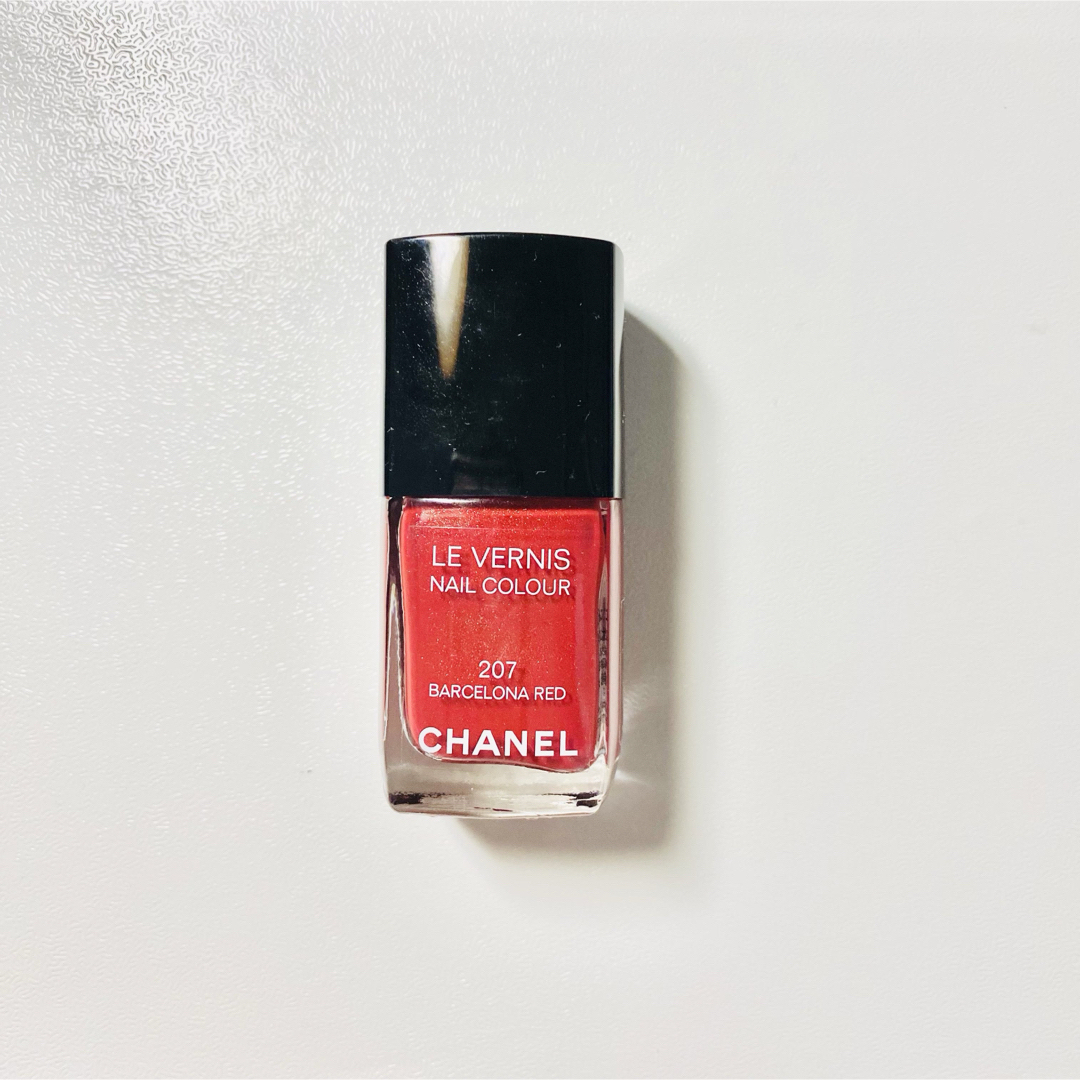 CHANEL(シャネル)の【SALE】CHANELヴェルニ207 Barcelona Red ネイル コスメ/美容のネイル(マニキュア)の商品写真