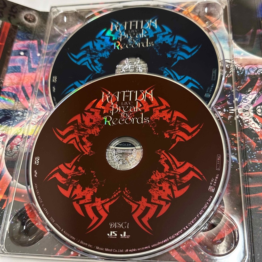 KAT-TUN　LIVE　Break　the　Records（初回限定盤） DV エンタメ/ホビーのDVD/ブルーレイ(ミュージック)の商品写真