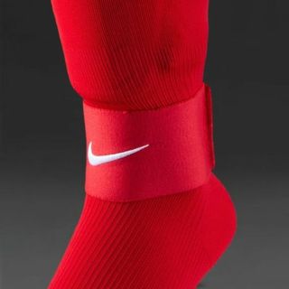 ナイキ(NIKE)の★送料無料★UK直輸入★ナイキ★シンガードステイ 専用ケース付★赤x白/1ペア★(その他)