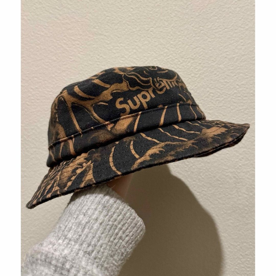 Supreme(シュプリーム)のSupreme Waves Crusher Black M/L 20ss 鯉柄 メンズの帽子(ハット)の商品写真