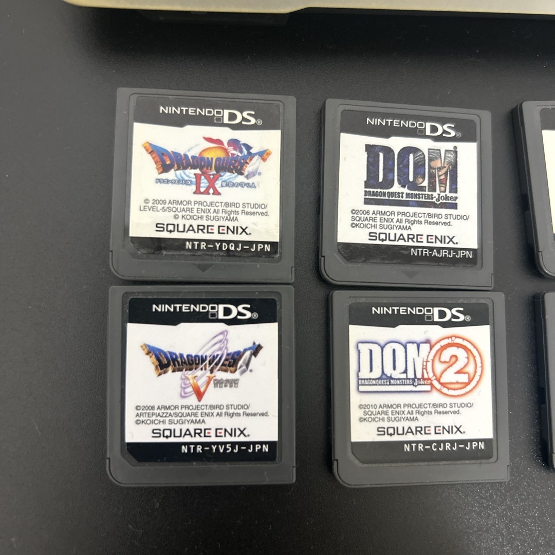 ニンテンドーDS(ニンテンドーDS)のドラゴンクエスト5 & 9 ニンテンドーDS本体＋ソフト6本セット エンタメ/ホビーのゲームソフト/ゲーム機本体(携帯用ゲーム機本体)の商品写真