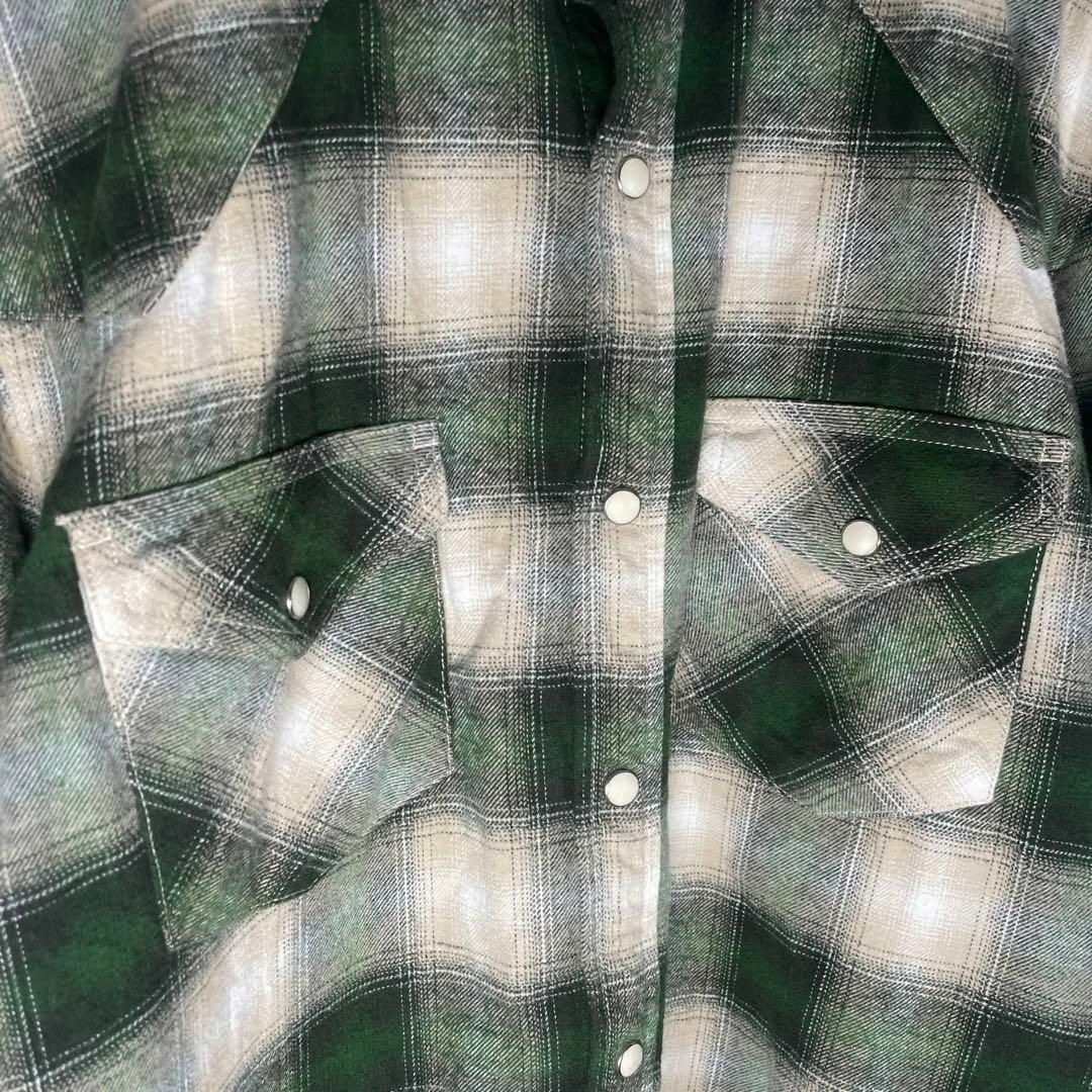 VINTAGE(ヴィンテージ)の[古着]ビンテージ　長袖　ネルシャツ　オンブレチェック　良配色　緑　ベージュ メンズのトップス(シャツ)の商品写真