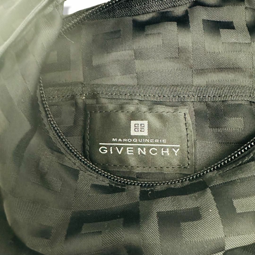 GIVENCHY(ジバンシィ)のGIVENCHY ポーチ　ブラック　ナイロン　レディース レディースのファッション小物(ポーチ)の商品写真