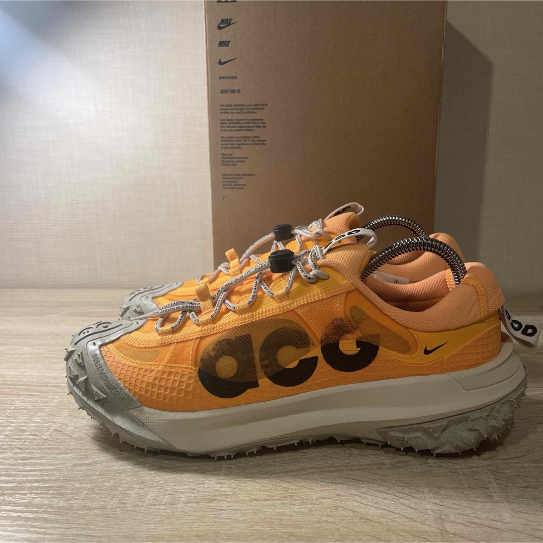 NIKE(ナイキ)のNike ACG mountain fly 2 low Laser Orange メンズの靴/シューズ(スニーカー)の商品写真