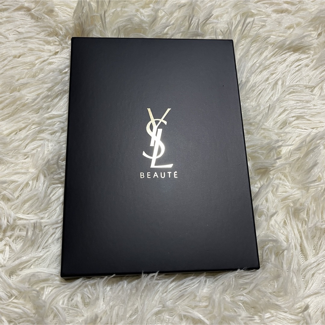 Yves Saint Laurent Beaute(イヴサンローランボーテ)の【非売品】イブサンローラン ノベルティ 鏡 ミラー レディースのファッション小物(ミラー)の商品写真