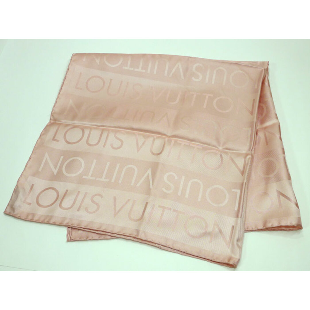 LOUIS VUITTON(ルイヴィトン)のLOUIS VUITTON ロゴ スカーフ シルク 100％ ピンク レディースのファッション小物(バンダナ/スカーフ)の商品写真