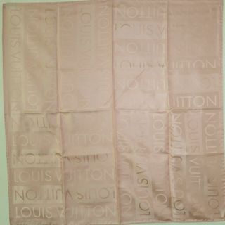 ルイヴィトン(LOUIS VUITTON)のLOUIS VUITTON ロゴ スカーフ シルク 100％ ピンク(バンダナ/スカーフ)