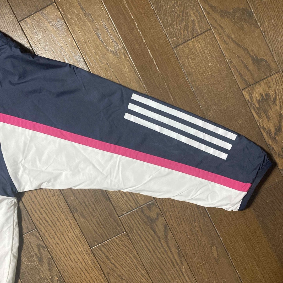 adidas(アディダス)のadidasウインドブレーカー裏微起毛L 美品 レディースのジャケット/アウター(ナイロンジャケット)の商品写真