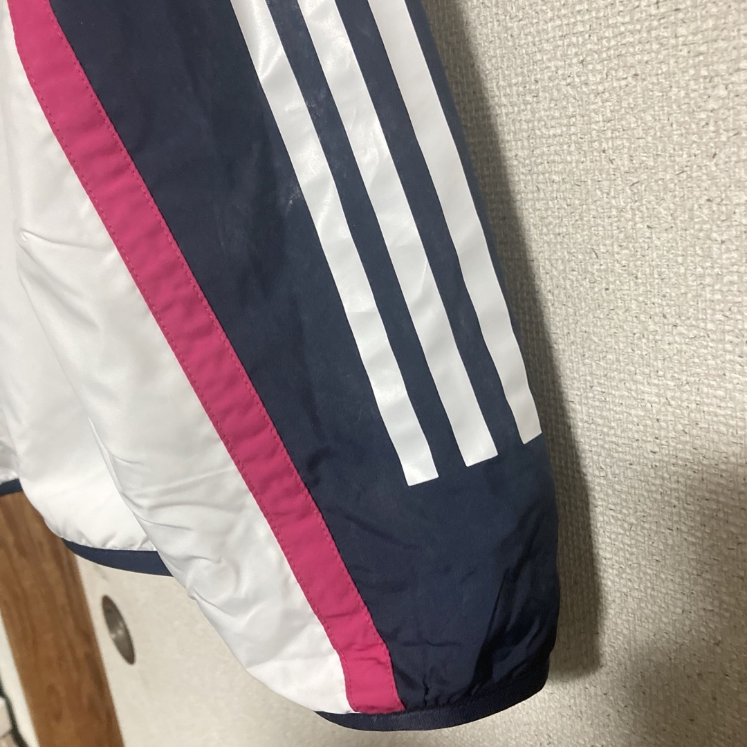 adidas(アディダス)のadidasウインドブレーカー裏微起毛L 美品 レディースのジャケット/アウター(ナイロンジャケット)の商品写真