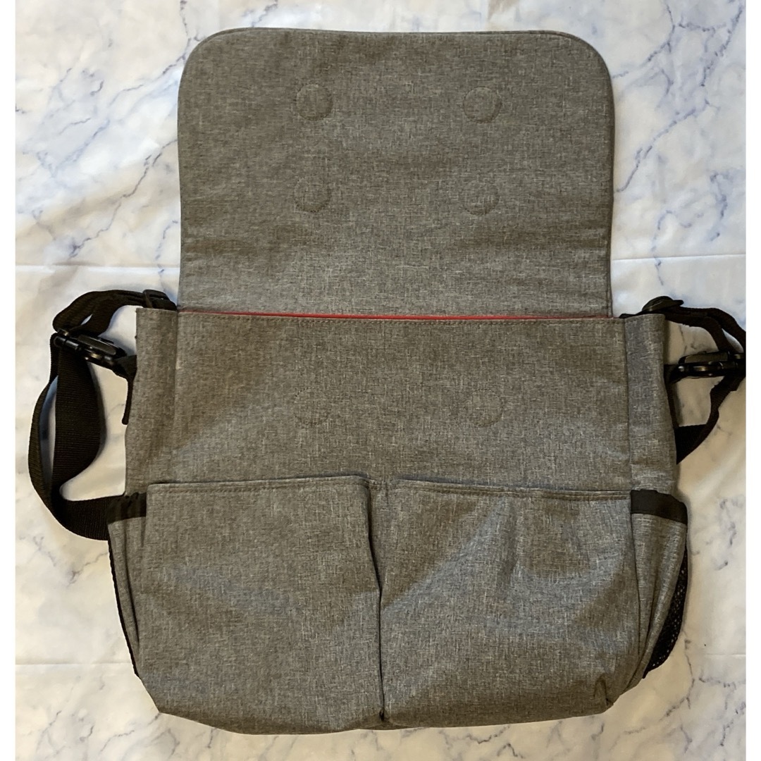 SKIP HOP(スキップホップ)の【Skip Hop】 Messenger Bag/Light Gray メンズのバッグ(メッセンジャーバッグ)の商品写真