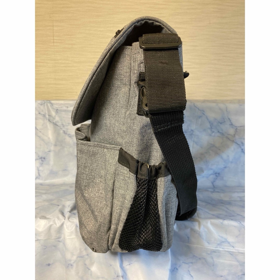 SKIP HOP(スキップホップ)の【Skip Hop】 Messenger Bag/Light Gray メンズのバッグ(メッセンジャーバッグ)の商品写真