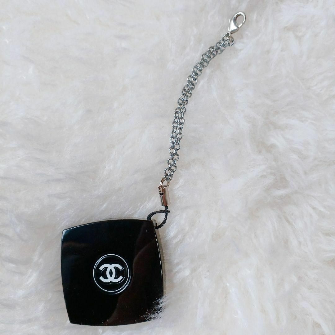 CHANEL(シャネル)の【美品✴️】CHAMEL　ノベルティ　スクエアミラー チェーン付　内袋＆箱付 レディースのアクセサリー(その他)の商品写真