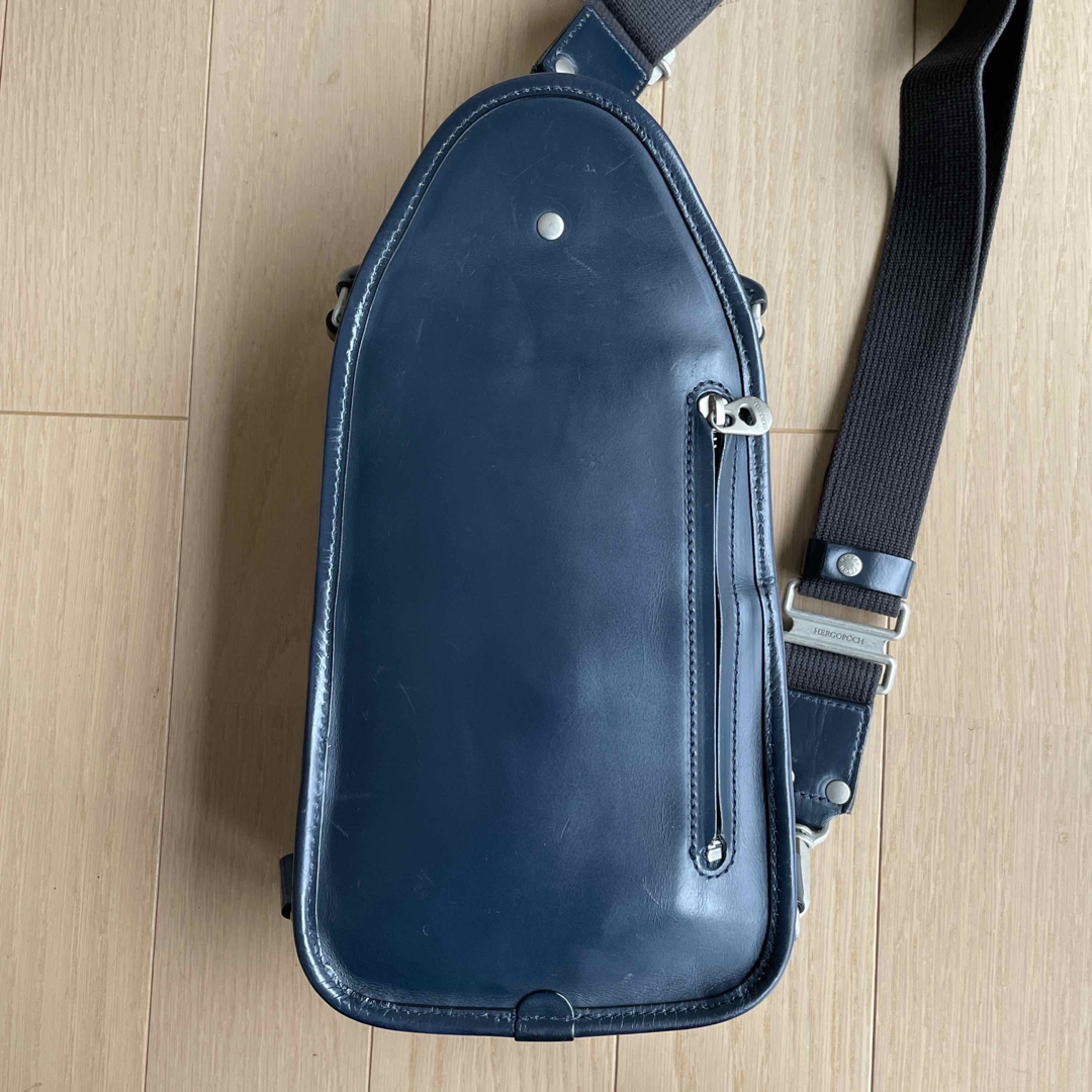 HERGOPOCH(エルゴポック)のエルゴポックHERGOPOCHボディバッグワキシングレザー06-OSナイトブルー メンズのバッグ(ボディーバッグ)の商品写真