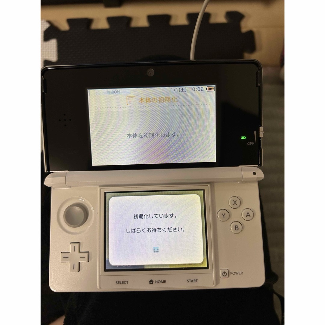 ニンテンドー3DS(ニンテンドー3DS)のNintendo 3DS ホワイト エンタメ/ホビーのゲームソフト/ゲーム機本体(携帯用ゲーム機本体)の商品写真