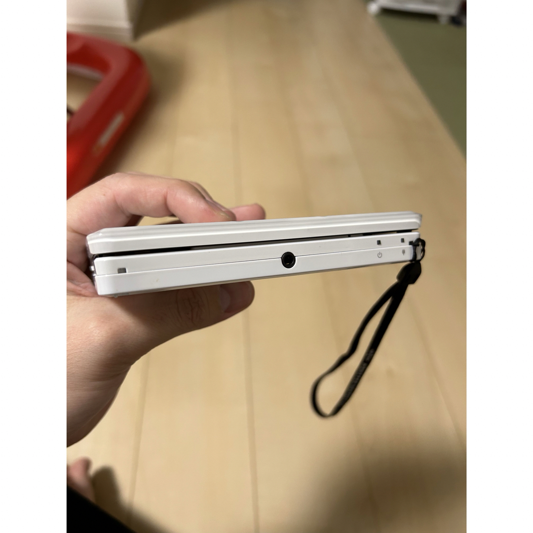 ニンテンドー3DS(ニンテンドー3DS)のNintendo 3DS ホワイト エンタメ/ホビーのゲームソフト/ゲーム機本体(携帯用ゲーム機本体)の商品写真