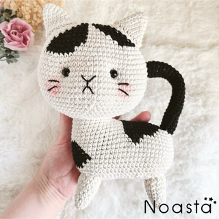 【24時間以内発送】No.102 よこむきねこちゃん ぶちねこ　バイカラー(あみぐるみ)