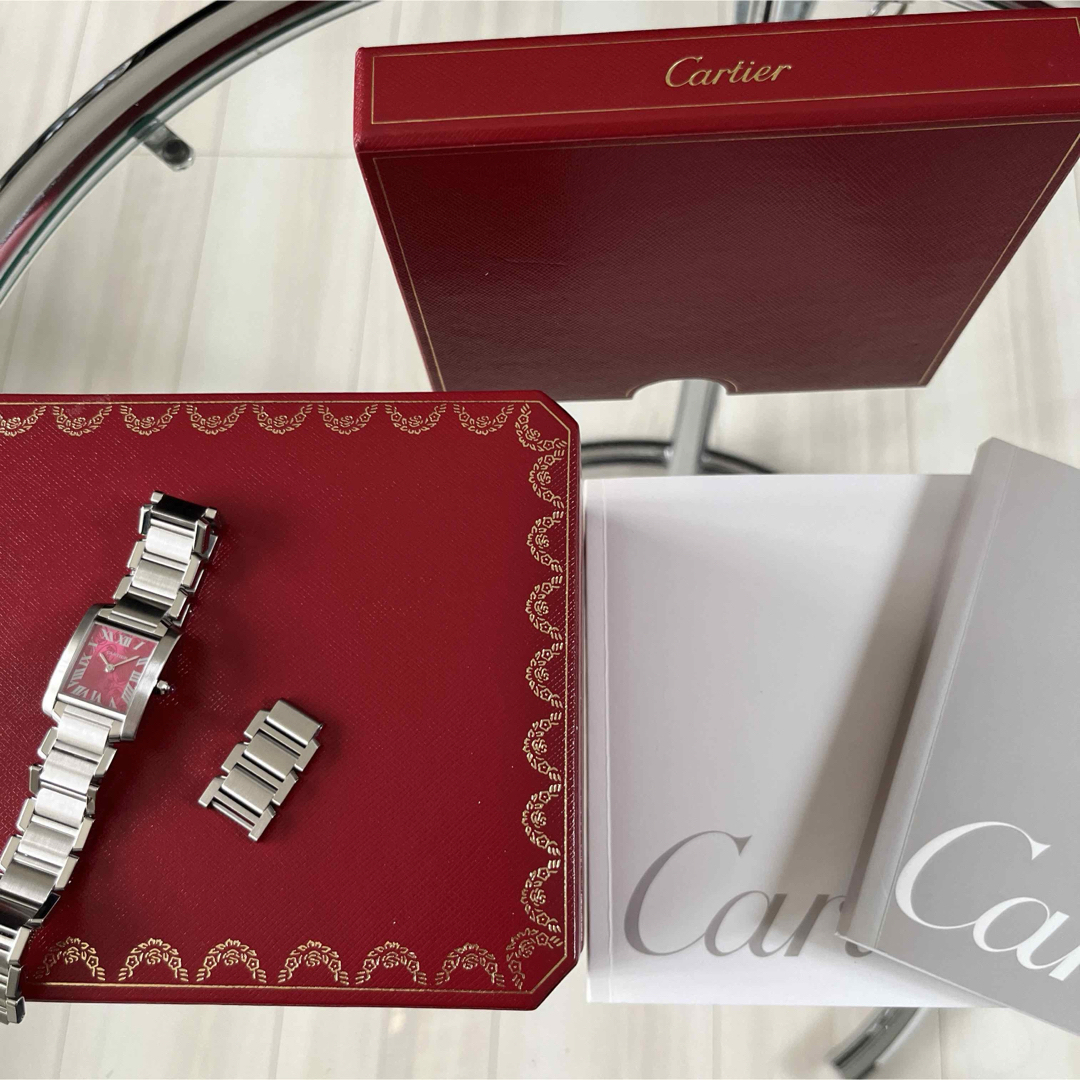 Cartier(カルティエ)のカルティエ　タンクフランセーズ SM  ラズベリー2006年クリスマス限定モデル レディースのファッション小物(腕時計)の商品写真