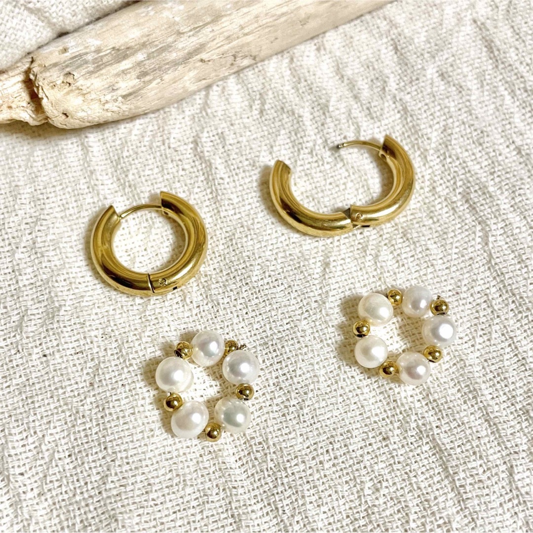 パールリース 2way フープピアス 金 stainless アレルギー対応 レディースのアクセサリー(ピアス)の商品写真